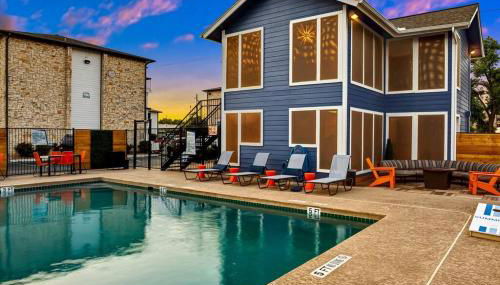 Your Modern 2B Getaway - W/D, Pool, Prkg - 10min to DTWN - Foto 4