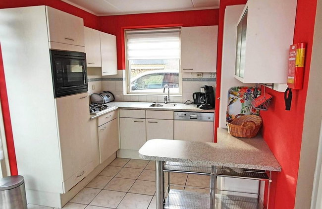 Appealing Bungalow With Garden - Photo 22