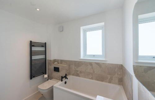 Gwel Y Mor Penthouse by Birch Stays New Home - Photo 43