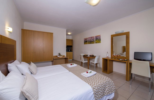 Isida Hotel - Photo 11
