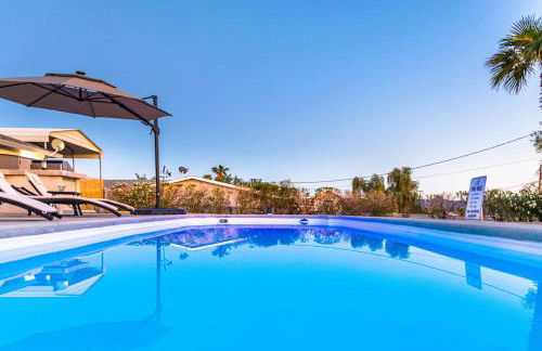 HavaLovely Stay - Pool . Smart TV . Central - Foto 10