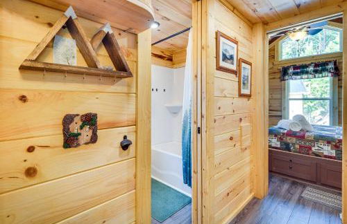 7 Mi to Lake Lure Mill Spring Cabin with Hot Tub - Foto 13