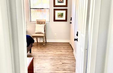 Upgraded, Stylish & Comfy 1 Bedroom/1 Bath Studio - Photo 15