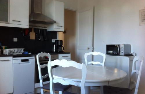 Au coeur de bourg... - Foto 1