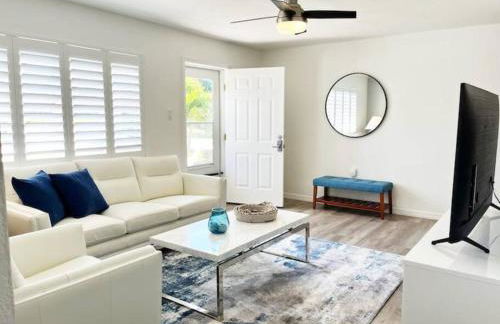 Modern Apartment - 3 of 4 - Photo 3