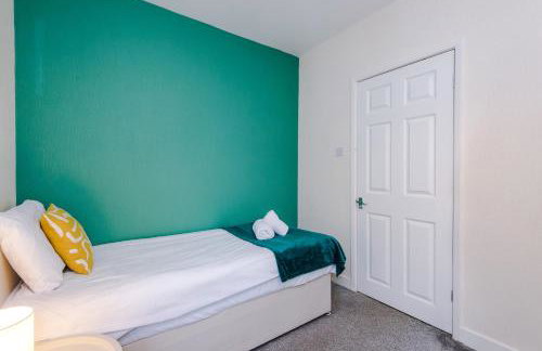 3BR Home Sleeps 6 Perfect for Short and Long Term Stays - Foto 25