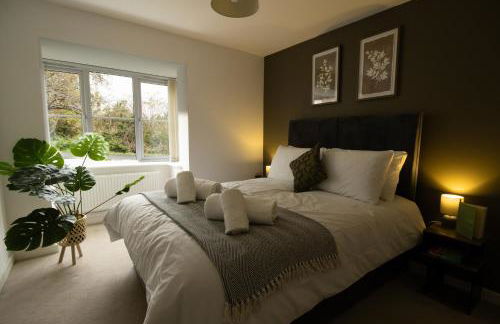 5 Bedroom House - Sleeps 10 - Parking - Trowbridge - Foto 42