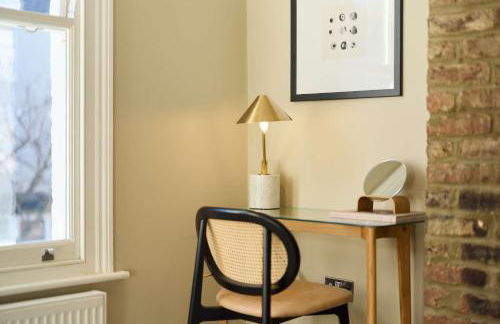 Behind the Blue Wall - Foto 33