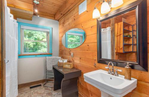 Secluded Cabin with Quality Furnishing and Hot Tub - Foto 21