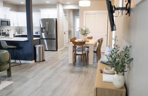 North End blue -Hot Tub - Fire Pit - Downtown -4BR - Photo 69