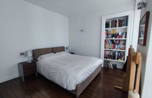 Air conditioning Paris central stylish apartment - Photo 7