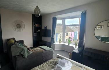 Inalong - Quirky property with sea views above an Ale House - Foto 4