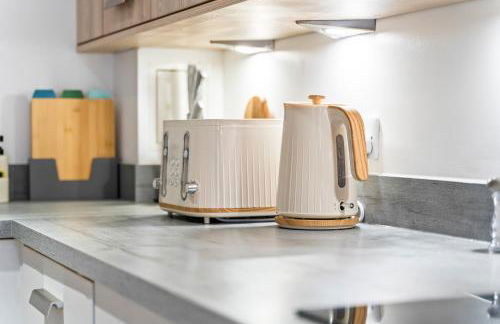 Elite & Elegant 1-Bed City Apartment, Wi-Fi & Netflix, Accommodates 6 - Foto 12