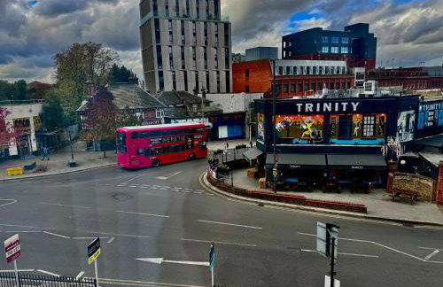 Luxury 2 BED Entire Apartment-Near Tube & Shopping centre - Foto 10