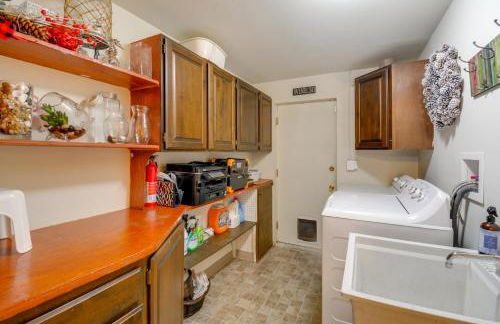 Steps to Beach Scenic Escape in Port Orchard! - Foto 25