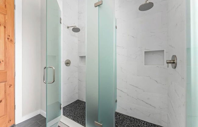 Luxurious Lake Park House: Sleeps 25, Pool, Hot-tub, Firepit and Game Room! - Foto 59