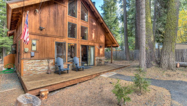 Relax at Rustic Tahoe Charm - Minutes to Lake - Foto 2, Imagem principal