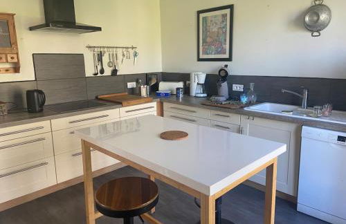 Nature Escape Charming Riverside House - Foto 15