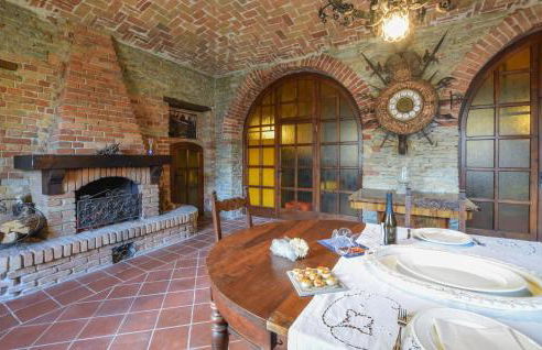 Nice Apartment In Santo Stefano Belbo - Photo 26