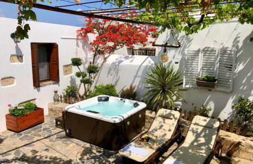 Avli Traditional Home with Private Jacuzzi - Foto 13