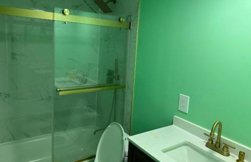 Comfortable 3BR, 2BA Perfect for Families! - Foto 13