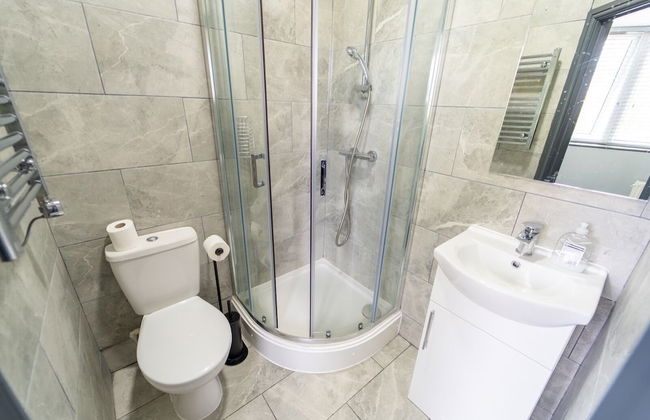 Spacious 1-bed Studio in Birmingham - Photo 13