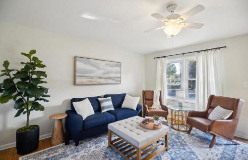 Comfy Coastal Getaway with Modern Comforts home - Foto 1