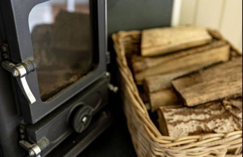 The Red Lion - Shepherd Huts - Photo 18