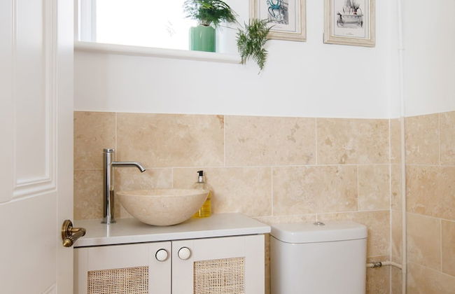 Newly Renovated Cottage 150m From Waterfront - Photo 60