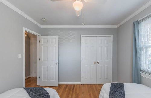 Enchanting historic townhouse by CozySuites - Foto 12