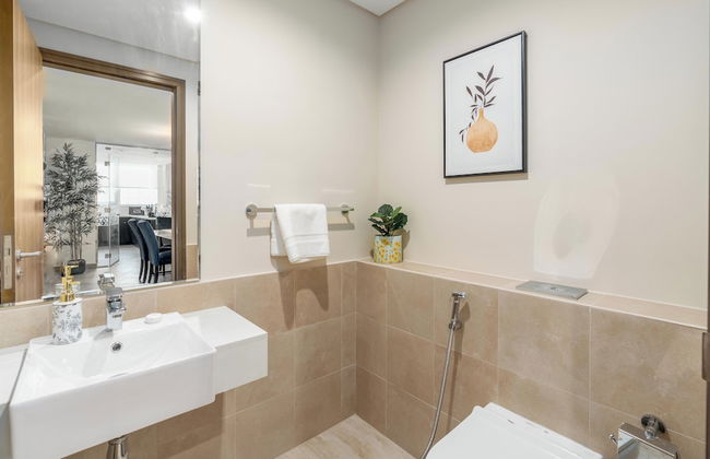 Whitesage - Super Spacious Apt with Dubai Garden Glow Views - Photo 29