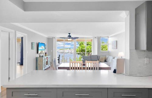 Eleuthera - 2x2 Fully Updated Old Town Waterfront Corner Condo - Photo 10