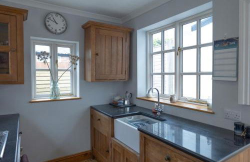 Cottage in Central Burbage Leicestershire - Photo 22