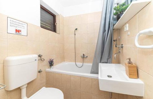 Two-Bedroom Holiday Home In Trilj - Photo 27