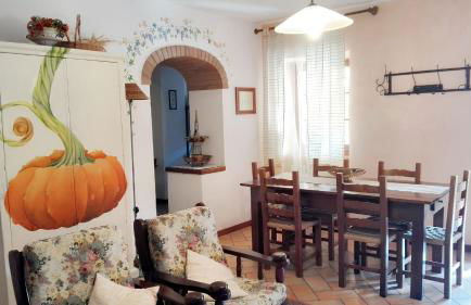 Spacious Apartment in Lisciano Niccone with Mountain View - Photo 16