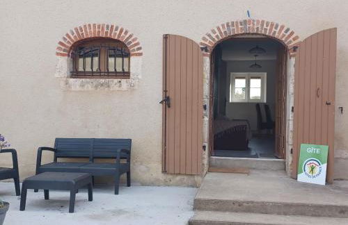 Gîte en pleine nature près de la Loire, idéal famille ou amis, proche des vignobles et sites historiques. - FR-1-590-434 - Photo 2