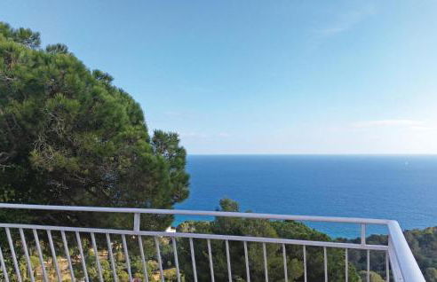 Cozy Home In Blanes With House Sea View - Photo 18