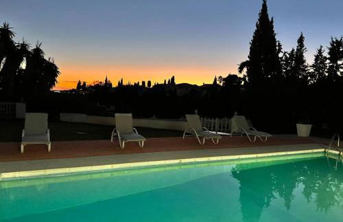 Beautiful Villa With Pool Scenic Views Sleeps 8 - Photo 7