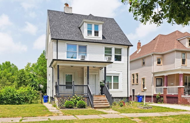 Spacious 4BR Getaway: Perfect for Family & Friends - Foto 2