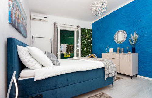 Spacious Apartment Center - Photo 18