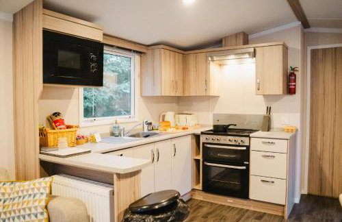 Beautiful 3bed Caravan on Windermere - on White Cross Bay Holiday Park - Photo 24