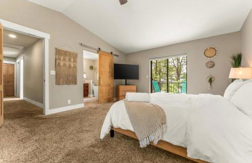 Spacious Comfort in Scenic Monument - Foto 28