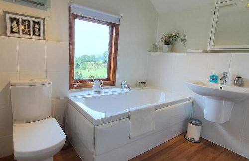 Carpenters Cottage, Elton in the Peak District - Photo 10