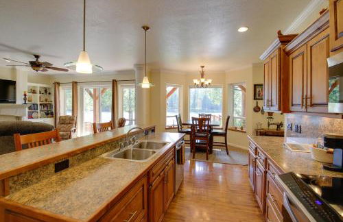 Clark Fork Riverfront Home with Dock! - Foto 9