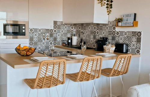 Sable & Pampas - Meublé de Tourisme 5 étoiles - Vue Panoramique & Terrasse - Climatisation - Plage à 200m - Foto 2