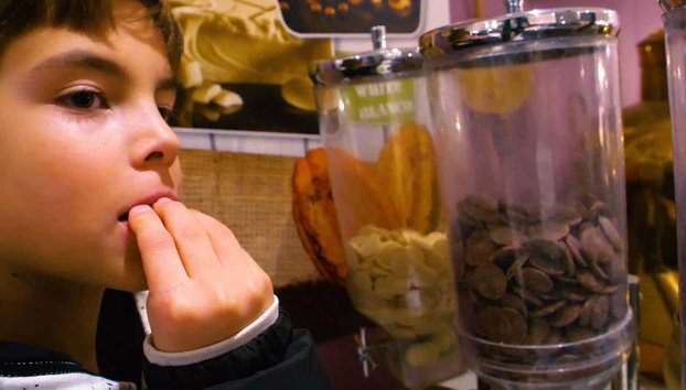 Entrada al museo Choco Story de París - Foto 2, Degustando variedad de chocolates en el Choco Story Paris