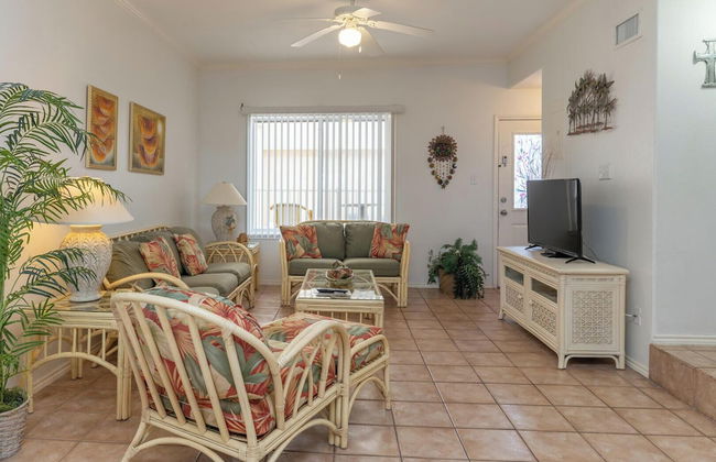 2-story Condo Next to Beach w/ Ocean Views! - Foto 24