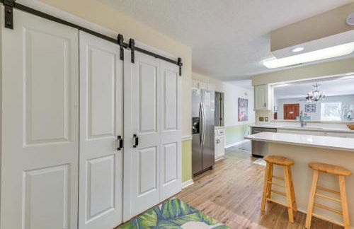 Breezy PCB Vacation Rental with Lanai, Walk to Ocean - Photo 22