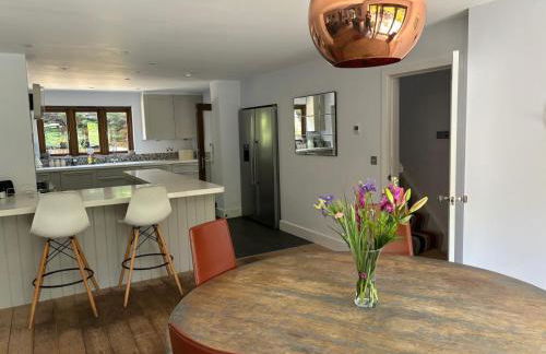 Splendid, spacious 7 Bedroom holiday home with Hot Tub - Isle of Wight - Photo 13