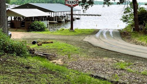 Spacious Modern Cabin on Toledo Bend Lake with Gorgeous Deck and Patio for an Amazing Family Getaway in Hemphill, Texas - Foto 5